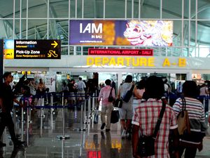 Tangkal Imbas Corona ke Pariwisata, Slot Penerbangan Mau Ditambah