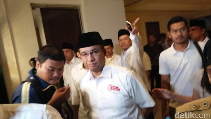 Hadir di Acara KPU DKI, Anies-Sandi Kompak Datang Berbarengan