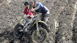 Race 2 MX2 Dihentikan