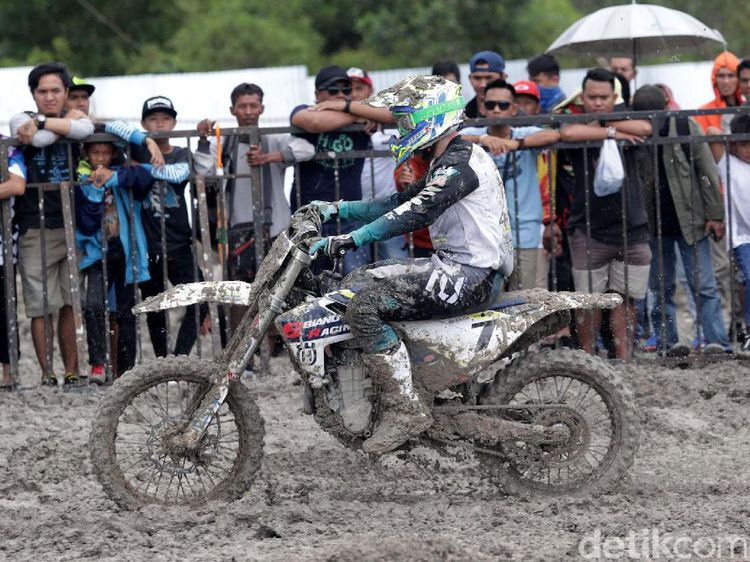 Penonton Padati Arena Indo MXGP