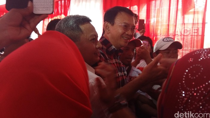 Ahok Diam-diam Temui Warga yang Sakit di Jatinegara, Jaktim