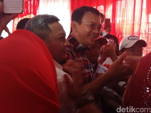 Ahok Diam-diam Temui Warga yang Sakit di Jatinegara, Jaktim