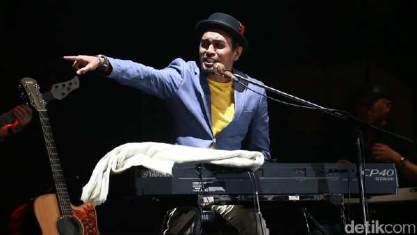 Glenn Fredly Tampil Menggoda Glenn Fredly Tampil Menggoda
