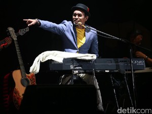 Glenn Fredly Melantunkan Salawat dan Masih Soal Yana Zein