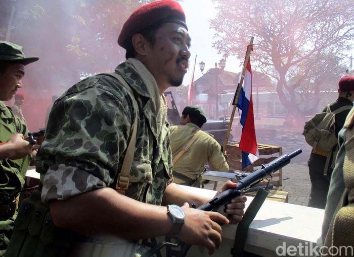 Berbagai komunitas penggerak sejarah dari berbagai kota di Indonesia mengenang kembali peristiwa Serangan Oemoem (SO) 1 Maret 1949 di Yogyakarta, Minggu (5/3/2017).