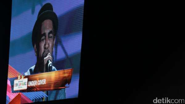 Glenn Fredly Tampil Menggoda Glenn Fredly Tampil Menggoda