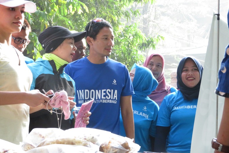 Bareng Istri, Sandiaga Lihat Bazar OK OCE di Kebayoran Baru Bareng Istri, Sandiaga Lihat Bazar OK OCE di Kebayoran Baru