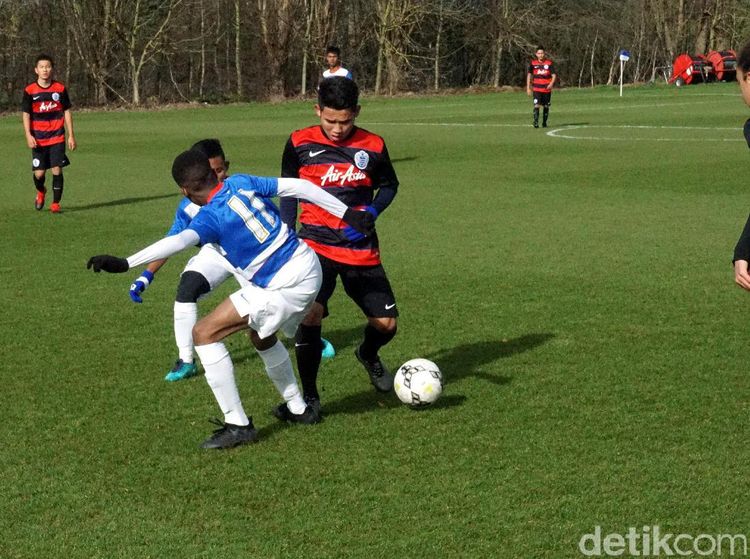 Anak-anak Indonesia Adu Kemampuan dengan Akademi QPR