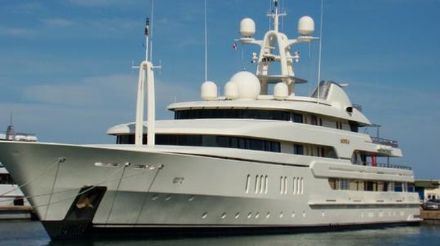Yacht yang diyakini milik Pangeran Mohammed. 