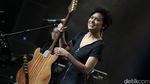 Terhanyut Penampilan Manis Eva Celia