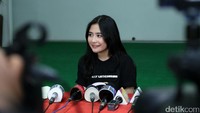 Menurutnya generasi sekarang kurang meminati sastra.