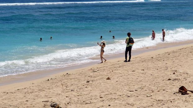 Pantai melasti bali pantai