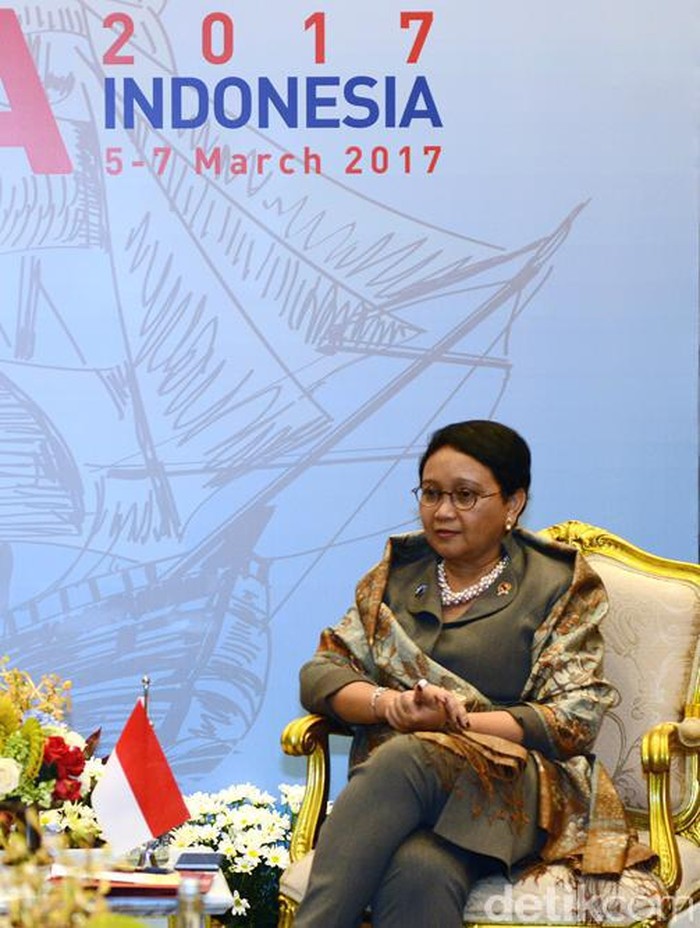 Menlu Peringatkan Potensi Self Radicalism lewat Medsos