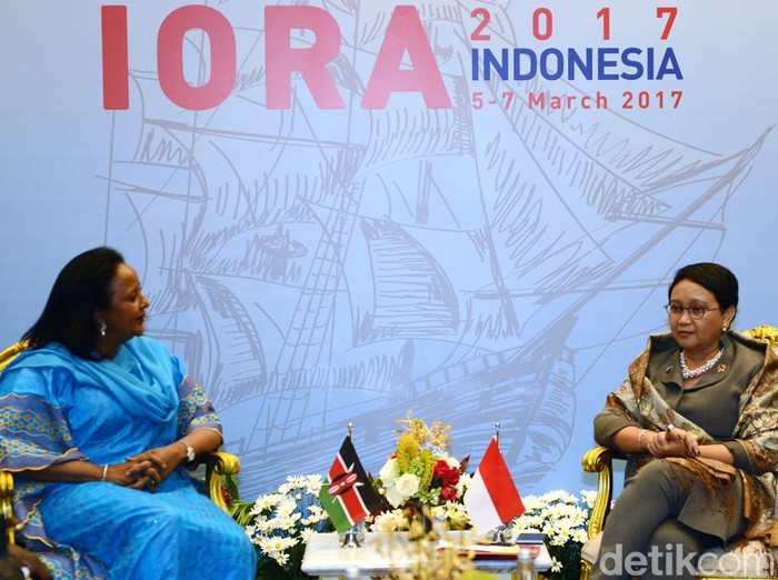 Menlu Gelar Pertemuan dengan Kenya dan Myanmar