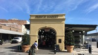 Jika kebetulan Anda mampir ke kota ini dan ingin berburu oleh-oleh sebelum pulang kampung tak [erlu khawatir. Anda bisa datang langsung ke French Market yang terletak di sisi sungai Mississppi dan French Quarter (Angga/detikTravel)