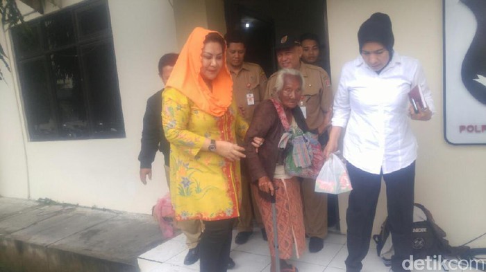 Nenek yang Diminta Cucunya Mengemis Ingin Pulang ke Magelang