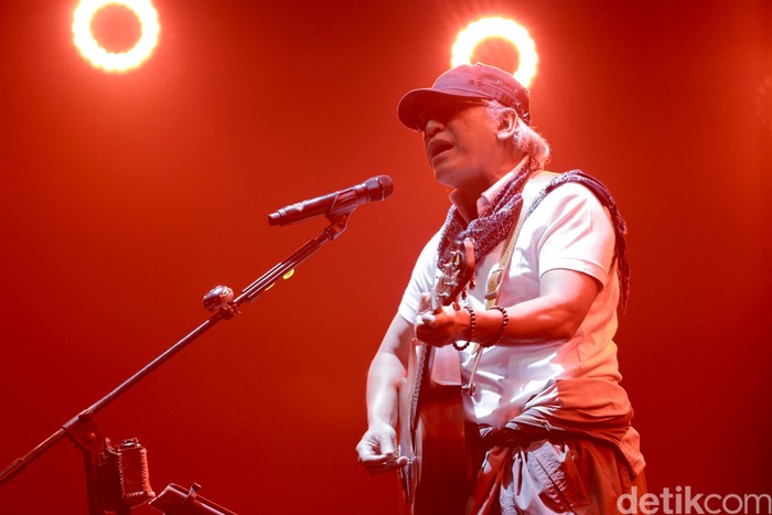 Alasan Iwan Fals Tampil di Konser Raising Hope