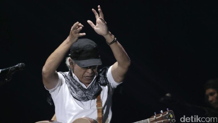 Penampilan Iwan Fals di panggung Java Jazz Festival 2017.
