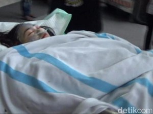 Perempuan Cantik yang Disiram Air Keras Dirujuk ke RSU dr Soetomo