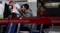 Untuk pengamanan sidang, MK telah meminta pengamanan sebanyak 1.126 personil. Mereka diatur ke beberapa titik baik di dalam maupun di luar ruang sidang.