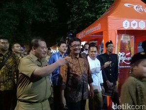 Usai Pelantikan Plt Gubernur, Djarot Resmikan Pujasera Blok S