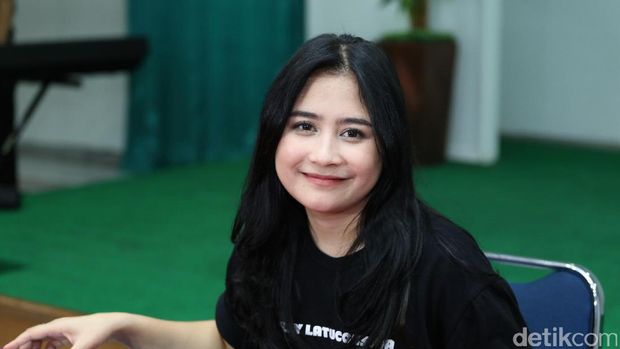 Anak Artis Sekolah di Usia Dini, Prilly Diduga Selingkuhan Raditya Dika