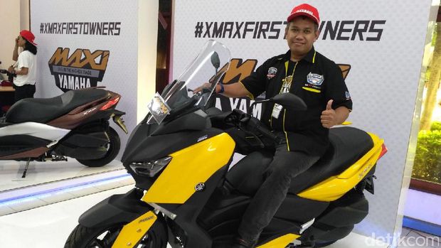 Yamaha Buka Pabrik untuk Konsumen XMAX