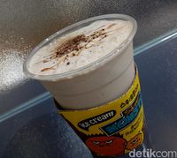 Sweet Monster: Creamy Lembut, Es Krim Vanilla dengan Taburan Popcorn Renyah