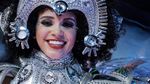 Panas! Lenggak-lenggok Penari Seksi di Karnaval Rio 2017