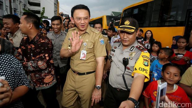 Gubernur DKI Jakarta Basuki Tjahaja Purnama (Ahok) menghadiri peluncuran program 