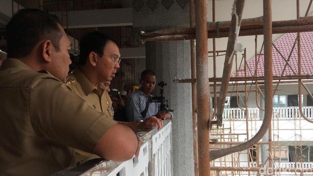 Ahok tinjau pembangunan Masjid Raya Jakarta / 
