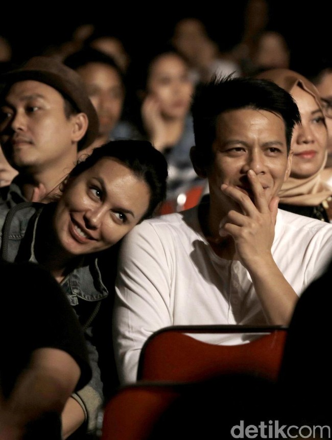 Sophia Latjuba sempat menjalin kasih dengan vokalis band Noah, Ariel. Tidak diketahui kapan keduanya mulai menjalin asmara. Hubungan mereka pun berakhir putus. Saat berpacaran, usia Sophia Latjuba dan Ariel terpaut 11 tahun. Foto: Asep Syaifullah