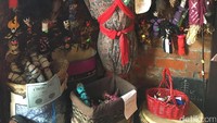  Inilah boneka Voodoo yang dijual di museum. Bentuk dan ukurannya beragam (Angga/detikTravel)