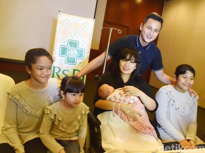 Ussy Sulistiawaty Larang Anak Punya Akun Instagram