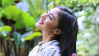 Wajah cantiknya membuat pria terpana. Pool/Hanif Hawari/detikFoto.