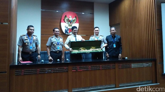 KPK Teliti Pedang Emas dari Saudi ke Polri hingga 15 Hari
