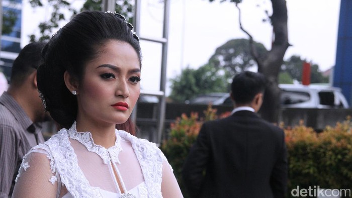 Siti Badriah Sebut Harapan Cinta Kuras Emosi