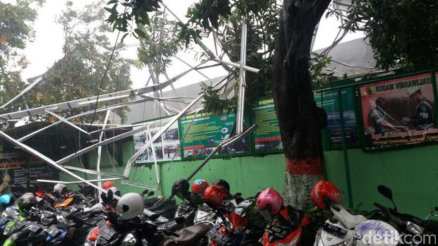 Ini Lokasi Pohon Tumbang akibat Hujan Disertai Angin di Surabaya