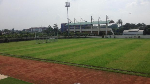 Lokalisasi Boker disulap menjadi GOR Ciracas sejak tahun 2003.