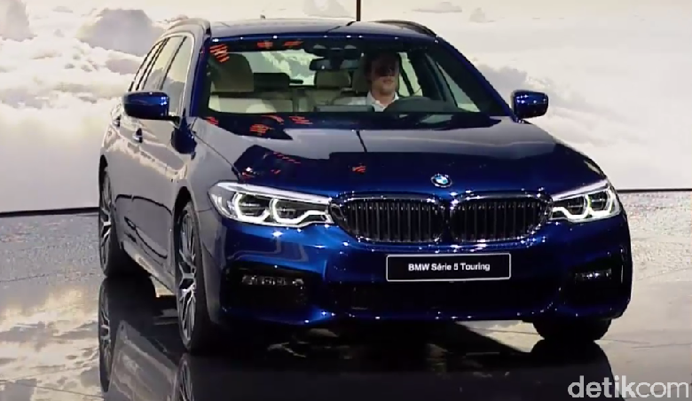 Untuk pertama kalinya BMW akan mengenalkan Seri 5 touring saat pameran Indonesia International Motor Show (IIMS) 2018. Foto: Istimewa Untuk pertama kalinya BMW akan mengenalkan Seri 5 touring saat pameran Indonesia International Motor Show (IIMS) 2018. Foto: Istimewa
