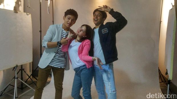 Anak Artis Sekolah di Usia Dini, Prilly Diduga Selingkuhan Raditya Dika