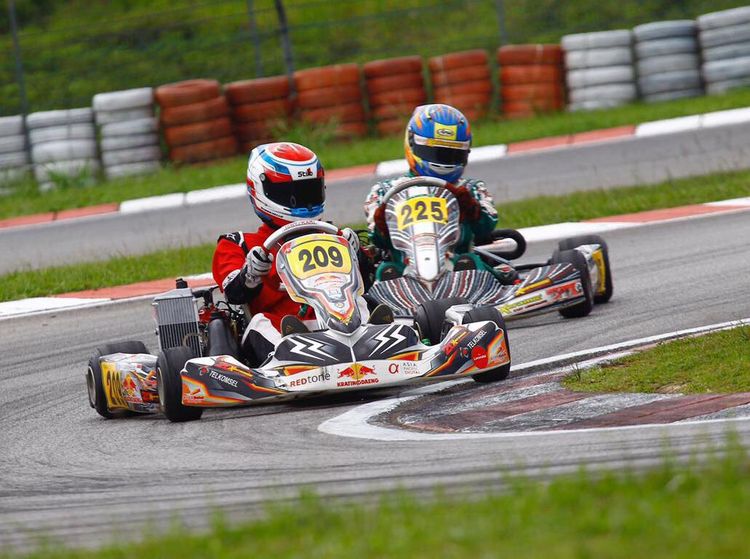 Pebalap Riser ShaDaff Tampil Menawan di Malaysia