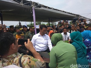 Mentan Panen Padi dan Percepat Serap Gabah Petani di Jatim
