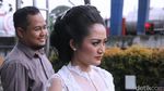 Lho, Siti Badriah tampil dengan Gaun Pengantin