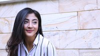Wajah cantik Margin Wieheerm membuat pria terpana. Hanif Hawari/detikFoto.