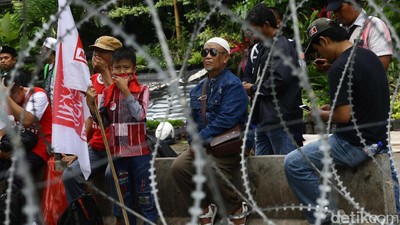 Aksi Pro dan Kontra Ahok Ramaikan Sidang