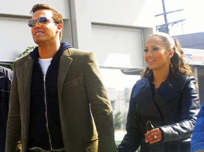 Jennifer Lopez BEVERLY HILLS, CA - OCTOBER 20: Actress/singer Jennifer Lopez and actor Ben Affleck hold hands while filming her new music video at Barefoot restaurant on October 20, 2002 in Beverly Hills, California. (Photo by Ben-Ari Finegold/Getty Images)