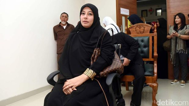 Isu Selingkuh Soal Skandal Raffi-Ayu, Aming Gugat Cerai Evelyn