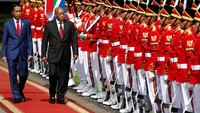 Jokowi menyambut Jacob dengan upacara kenegaraan di Istana Merdeka, Rabu (8/3/2017). Pool/Darren Whiteside/Reuters/detikFoto.