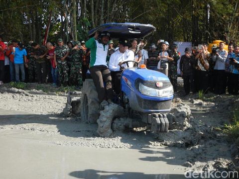 Mentan Amran Sulaiman di Bojonegoro